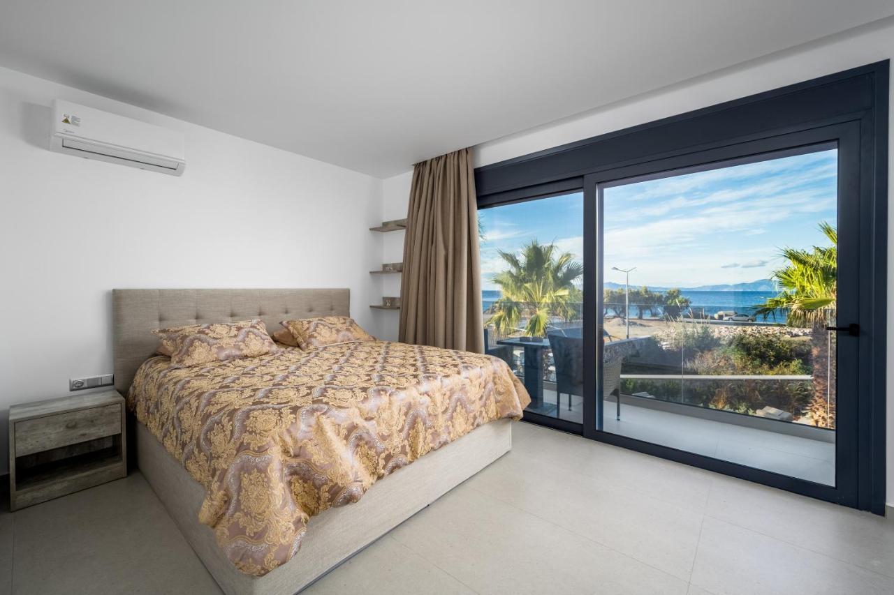 Penelope Beachfront Villa Kremasti  Exterior photo