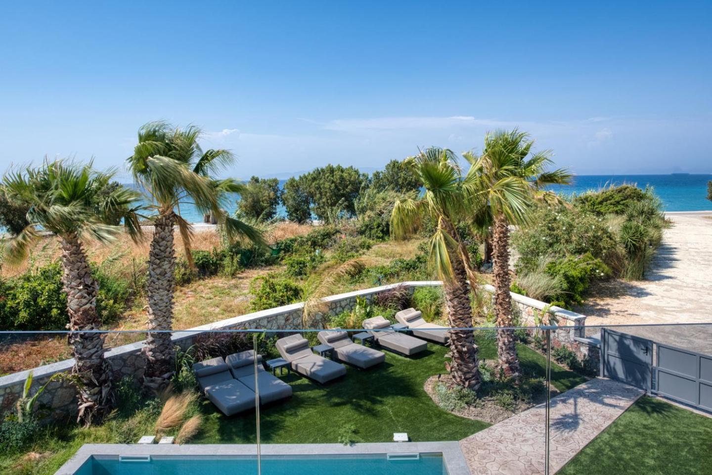 Penelope Beachfront Villa Kremasti  Exterior photo